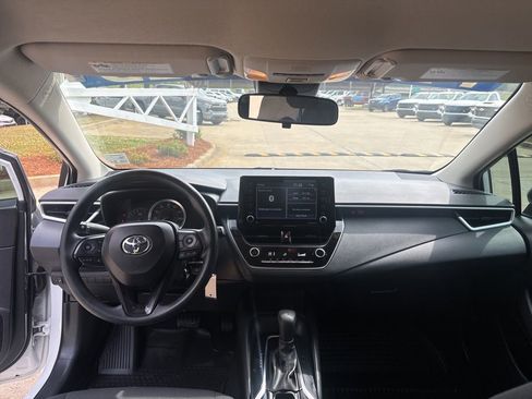 Used 2022 Toyota Corolla LE image 36