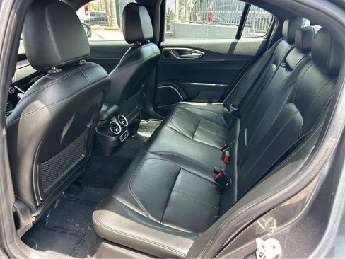 Used 2022 Alfa Romeo Giulia Ti RWD image 10