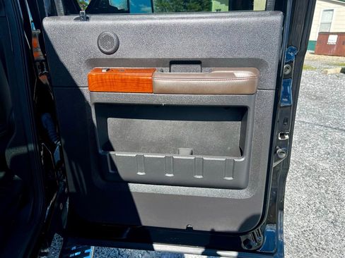 Used 2016 Ford F350 King Ranch w/ King Ranch w/Chrome Package image 30