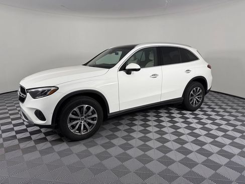 Used 2026 Mercedes-Benz GLC 300 4MATIC image 3