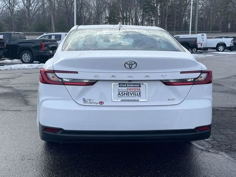 Used 2025 Toyota Camry LE image 4