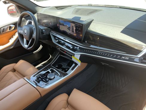 Used 2024 BMW X5 xDrive40i w/ Premium Package AWD/4WD image 12