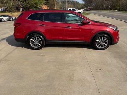 Used 2017 Hyundai Santa Fe SE w/ Cargo Package image 7