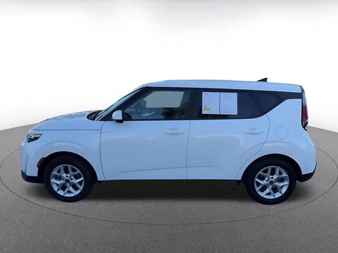 Used 2025 Kia Soul LX w/ LX Technology Package image 9