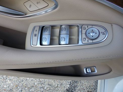 Used 2016 Mercedes-Benz S 550 4MATIC Sedan image 16