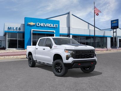 New 2026 Chevrolet Silverado 1500 Custom Trail Boss w/ LPO, Dark Essentials Package