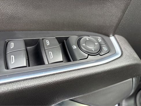 Used 2022 Chevrolet Silverado 1500 LT w/ Safety Package image 36