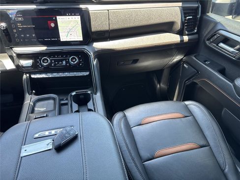 Used 2024 GMC Sierra 3500 AT4 w/ AT4 Premium Plus Package AWD/4WD image 16