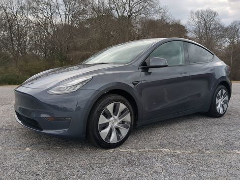 Used 2023 Tesla Model Y Long Range image 6