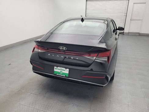 Used 2025 Hyundai Elantra Sport FWD image 7