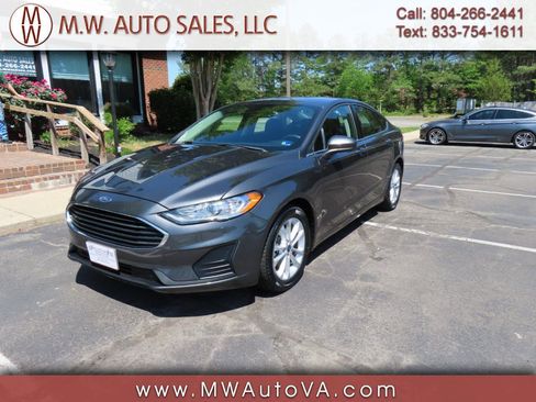 Used 2020 Ford Fusion SE FWD image 1