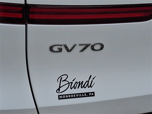 Used 2023 Genesis GV70 2.5T w/ Advanced Package AWD/4WD image 33