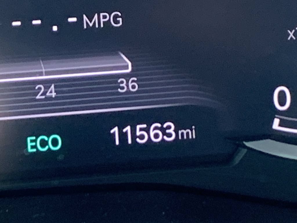 Certified 2026 Genesis G70 2.5T RWD image 25