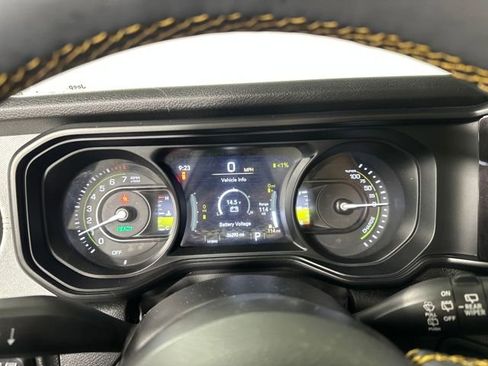 Used 2024 Jeep Wrangler Unlimited w/ Convenience Group image 17