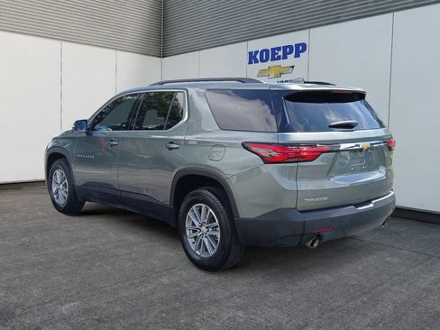 Used 2023 Chevrolet Traverse LT FWD image 3