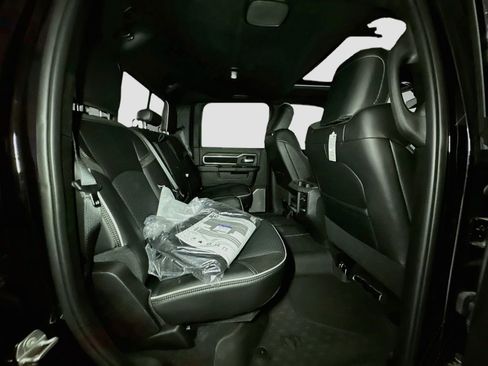New 2026 RAM 2500 Laramie AWD/4WD image 32