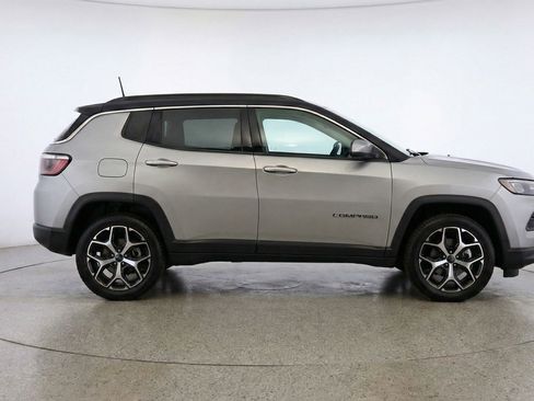 Used 2025 Jeep Compass Limited AWD/4WD image 11