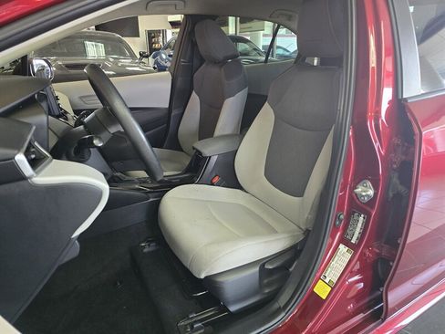 Used 2022 Toyota Corolla LE image 9