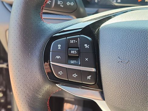 Used 2023 Ford Explorer XLT AWD/4WD image 20