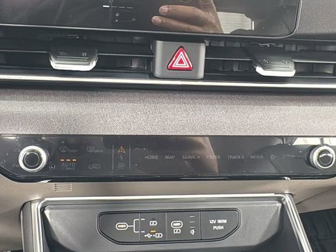 New 2026 Kia Carnival EX FWD image 28