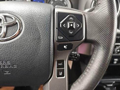 Used 2019 Toyota Tacoma SR5 AWD/4WD image 19