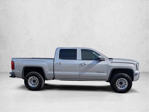 Used 2017 GMC Sierra 1500 SLE w/ SLE Value Package image 4