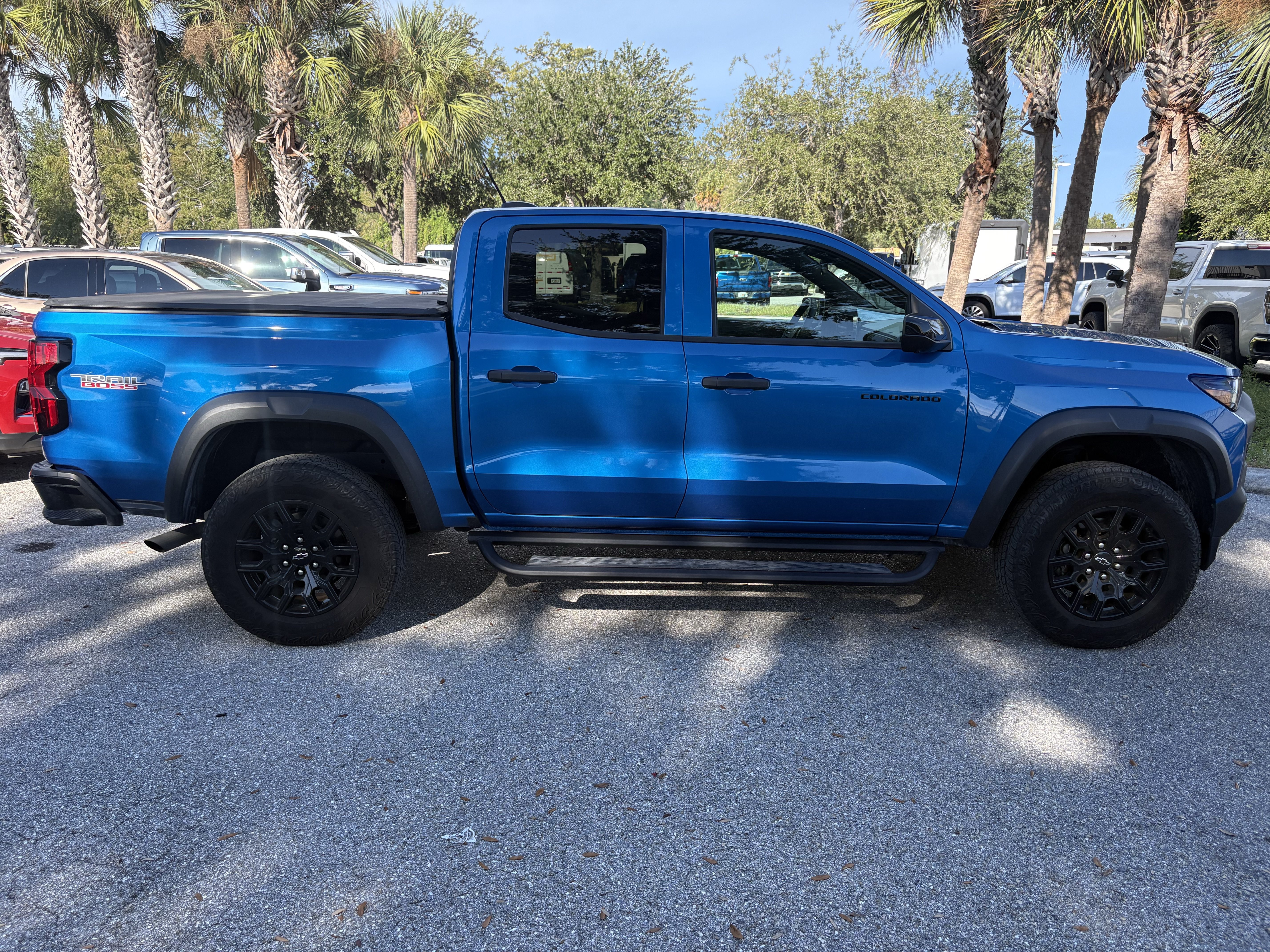 Certified 2024 Chevrolet Colorado Trail Boss w/ Technology Package AWD/4WD image 7
