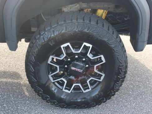 Used 2024 GMC Sierra 2500 AT4X AWD/4WD image 43