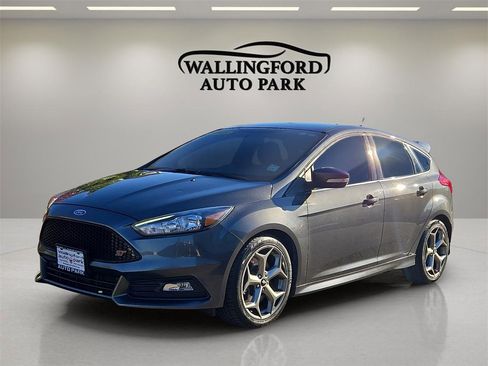 Used 2018 Ford Focus ST image 1
