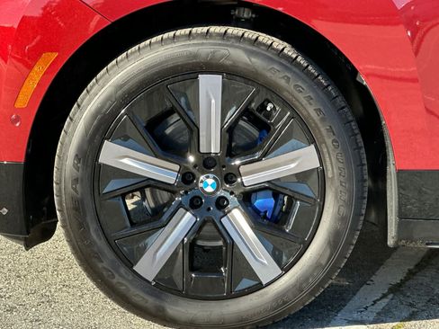 Used 2025 BMW iX xDrive50 image 33