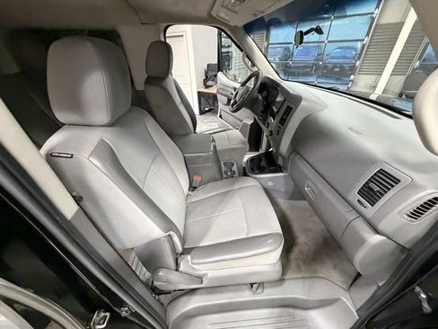 Used 2012 Nissan NV 3500 SV image 37