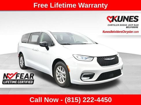 Used 2024 Chrysler Pacifica Touring-L FWD image 1