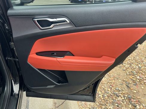 Used 2023 Kia Sportage SX image 28