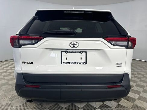 Used 2021 Toyota RAV4 XLE w/ Convenience Package AWD/4WD image 5