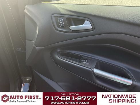 Used 2018 Ford Escape Titanium AWD/4WD image 15