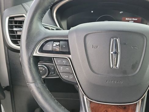 Used 2020 Lincoln Nautilus Reserve w/ Equipment Group 201A image 18