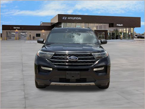 Used 2020 Ford Explorer XLT w/ Equipment Group 202A RWD image 6