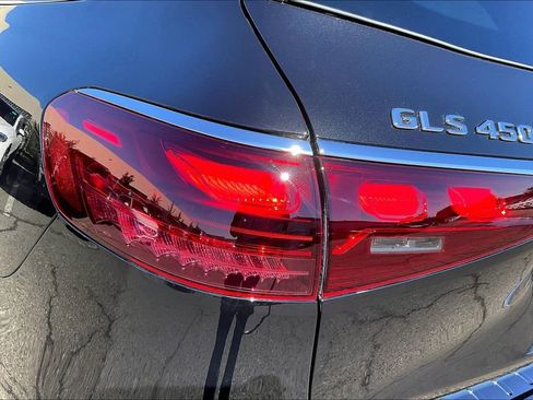 Used 2026 Mercedes-Benz GLS 450 4MATIC image 25