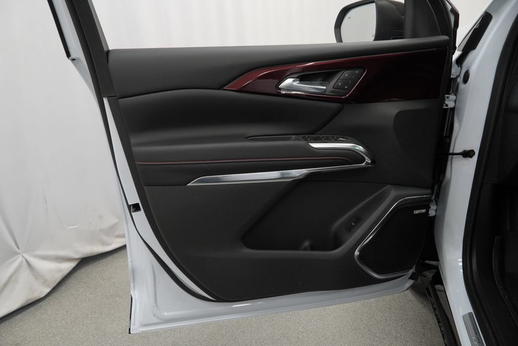 New 2027 Chevrolet Traverse RS w/ LPO, Floor Liner Package AWD/4WD image 23