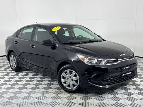 Used 2023 Kia Rio LX image 2