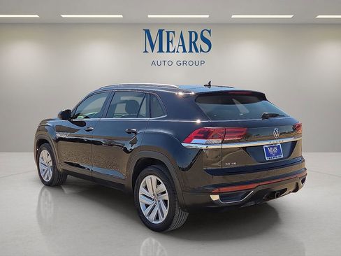 Used 2021 Volkswagen Atlas Cross Sport SE image 3