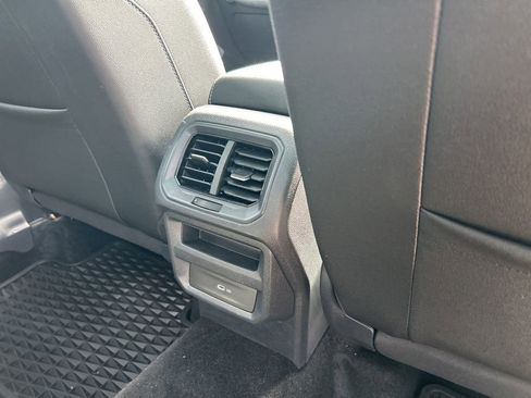 Certified 2025 Volkswagen Taos SE image 47