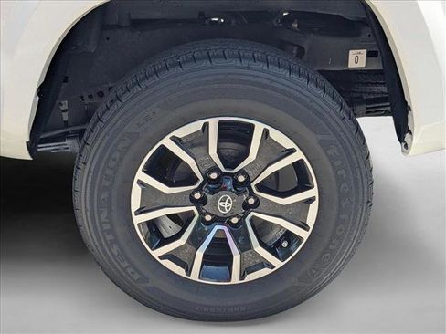 Used 2022 Toyota Tacoma TRD Sport w/ Technology Package RWD image 22