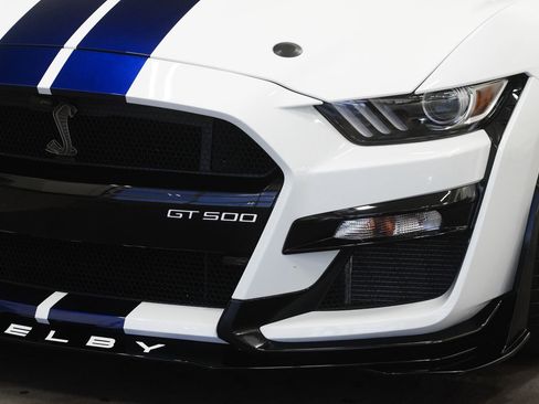 Used 2021 Ford Mustang Shelby GT500 w/ Carbon Fiber Track Pack image 9