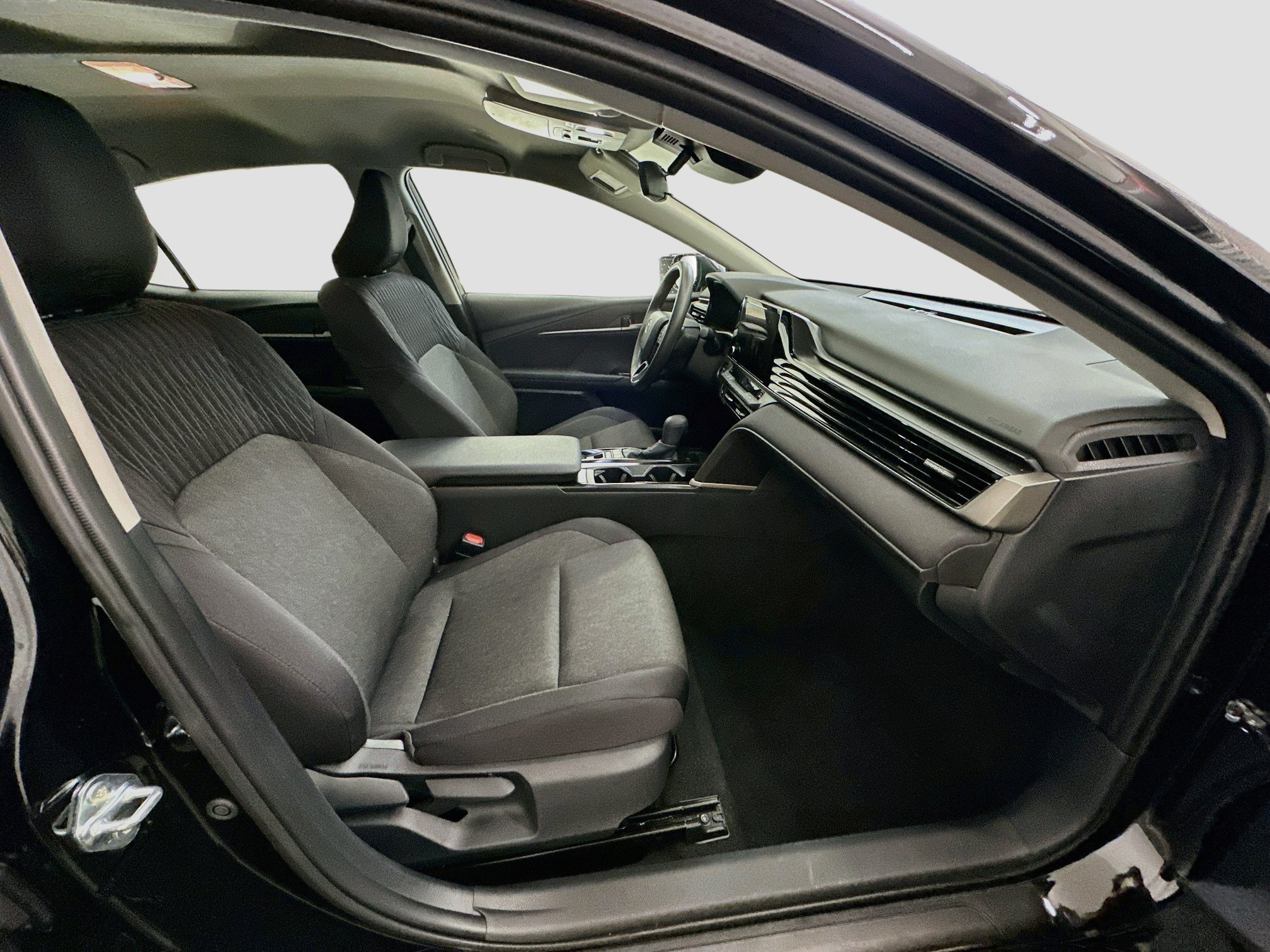Used 2026 Toyota Camry LE FWD image 32