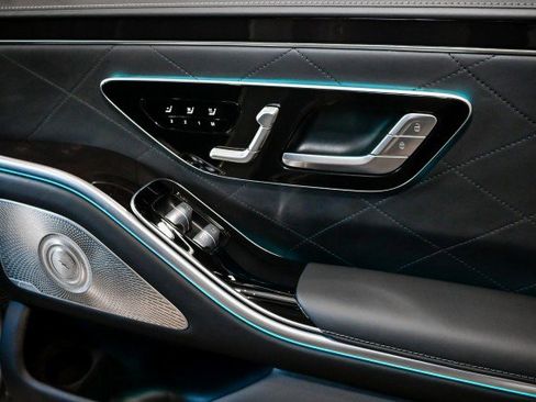 Used 2023 Mercedes-Benz S 580 4MATIC Sedan image 26