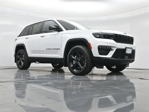 New 2025 Jeep Grand Cherokee Limited w/ Luxury Tech Group II image 46