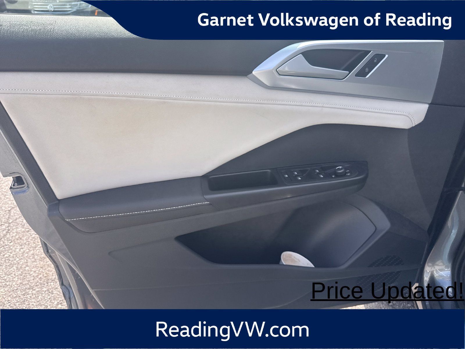 Used 2025 Volkswagen Taos SE w/ Panoramic Sunroof Package AWD/4WD image 11