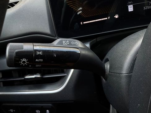 Used 2025 Kia K4 FWD image 36