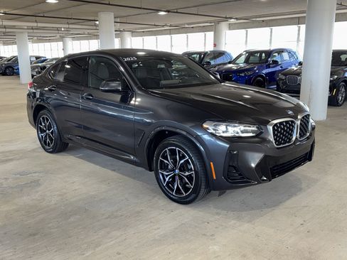 Used 2025 BMW X4 xDrive30i image 1